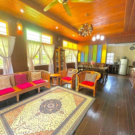 Tamteh Homestay Ayer Hitam Extérieur photo