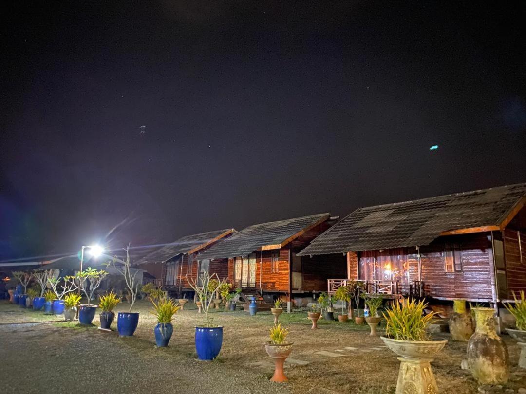 Tamteh Homestay Ayer Hitam Extérieur photo