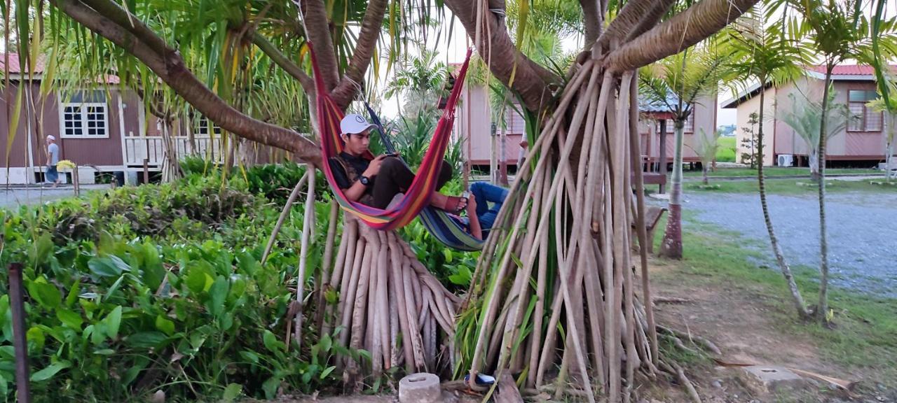 Tamteh Homestay Ayer Hitam Extérieur photo