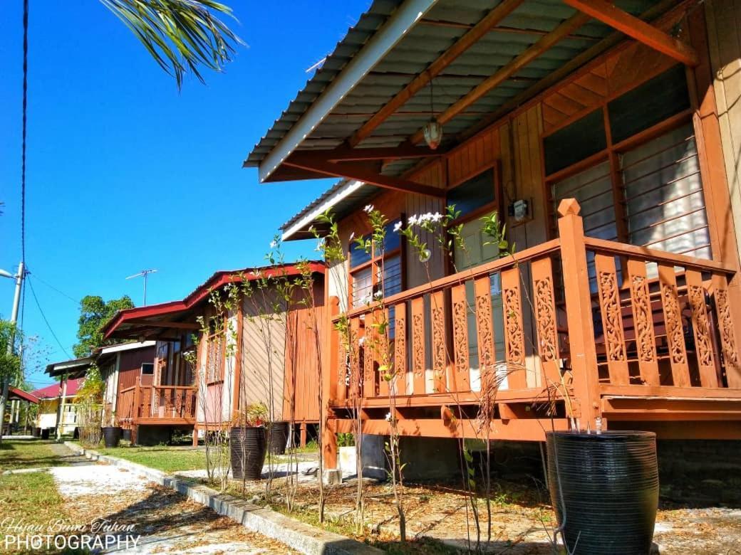 Tamteh Homestay Ayer Hitam Extérieur photo