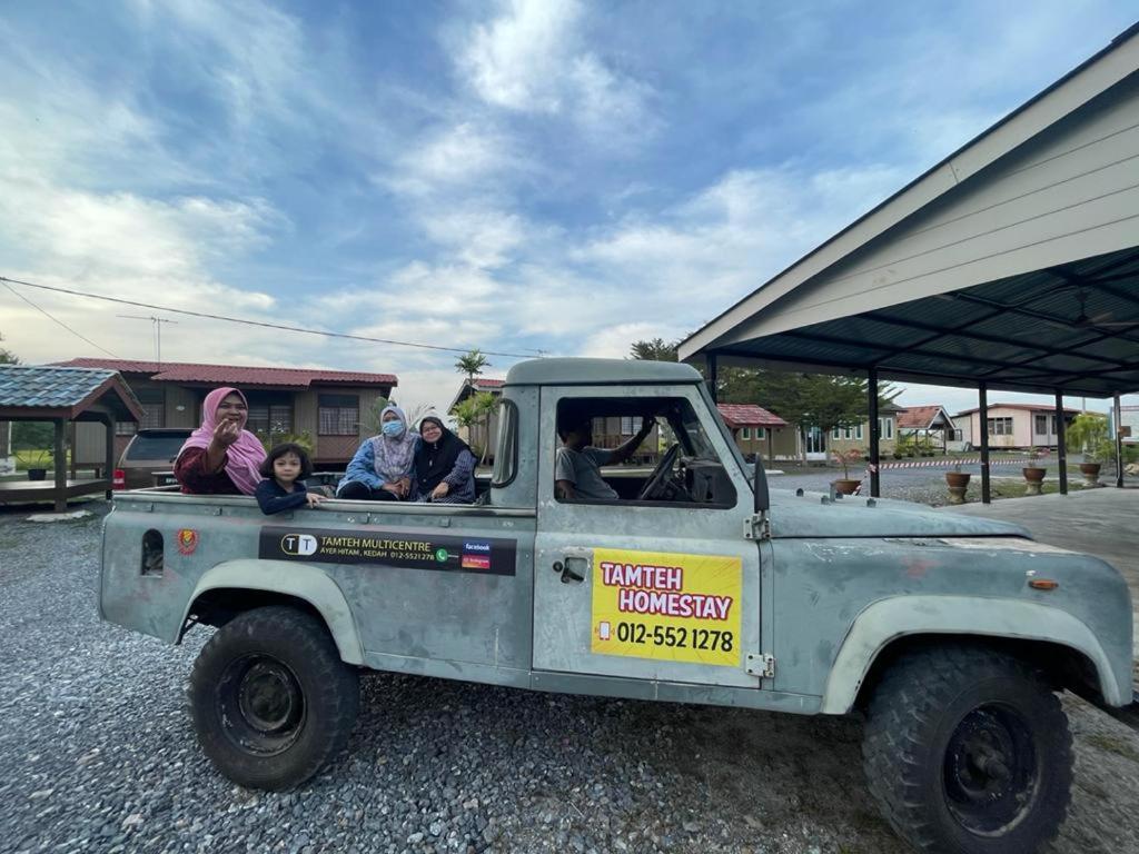 Tamteh Homestay Ayer Hitam Extérieur photo