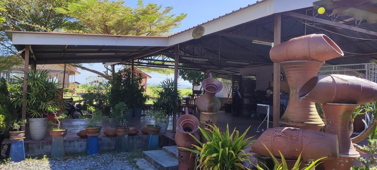 Tamteh Homestay Ayer Hitam Extérieur photo