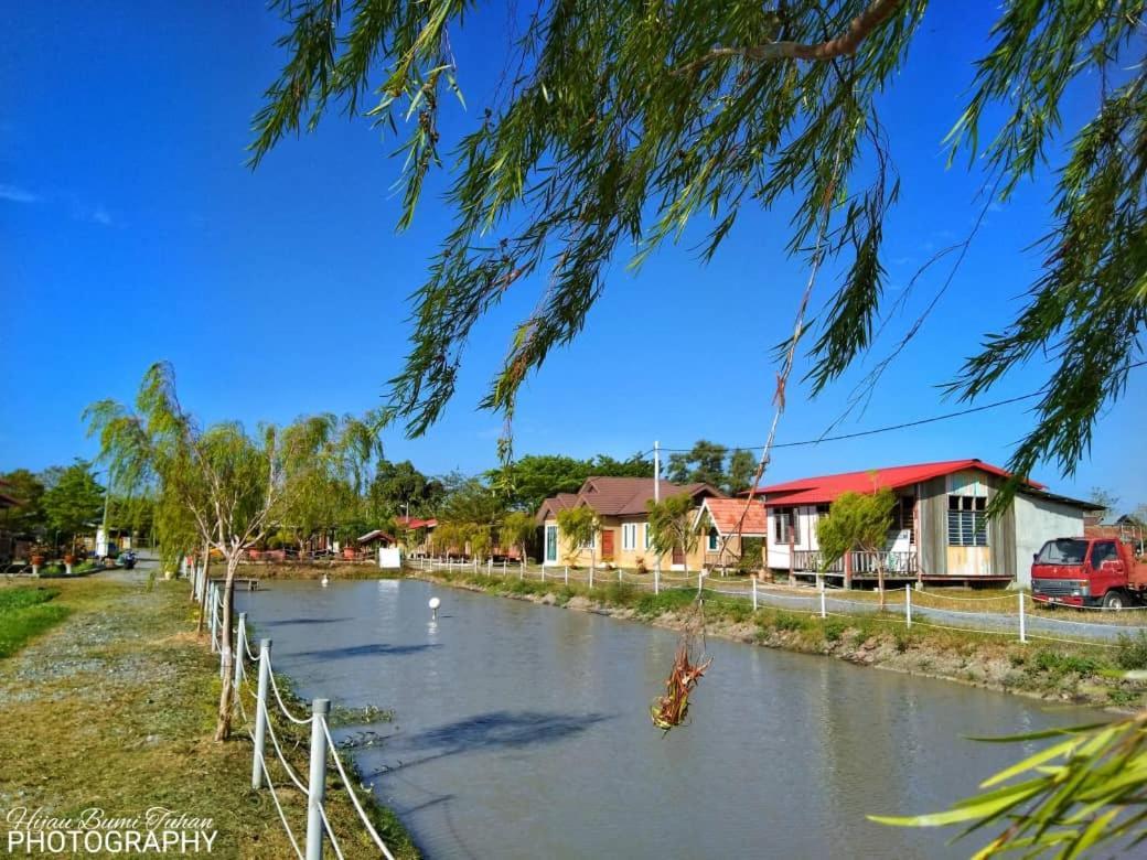 Tamteh Homestay Ayer Hitam Extérieur photo