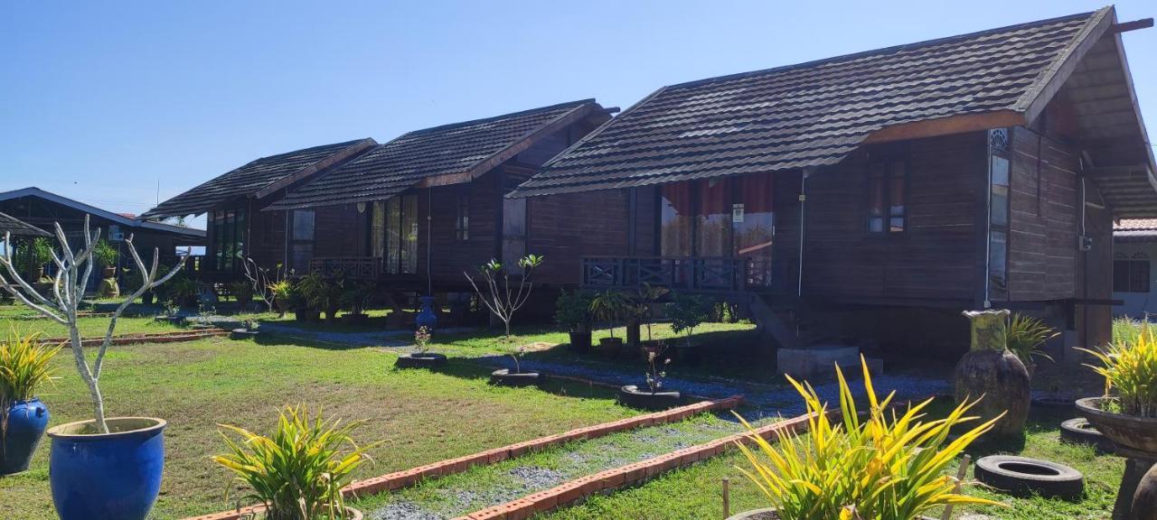 Tamteh Homestay Ayer Hitam Extérieur photo