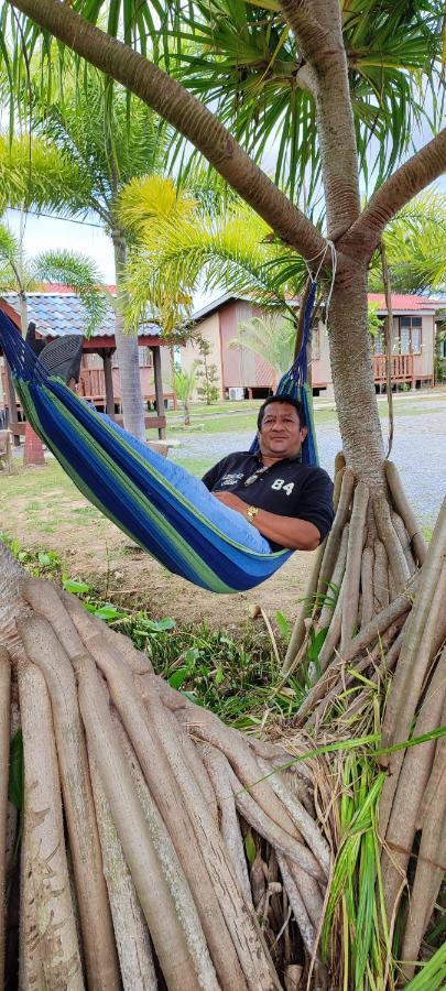 Tamteh Homestay Ayer Hitam Extérieur photo