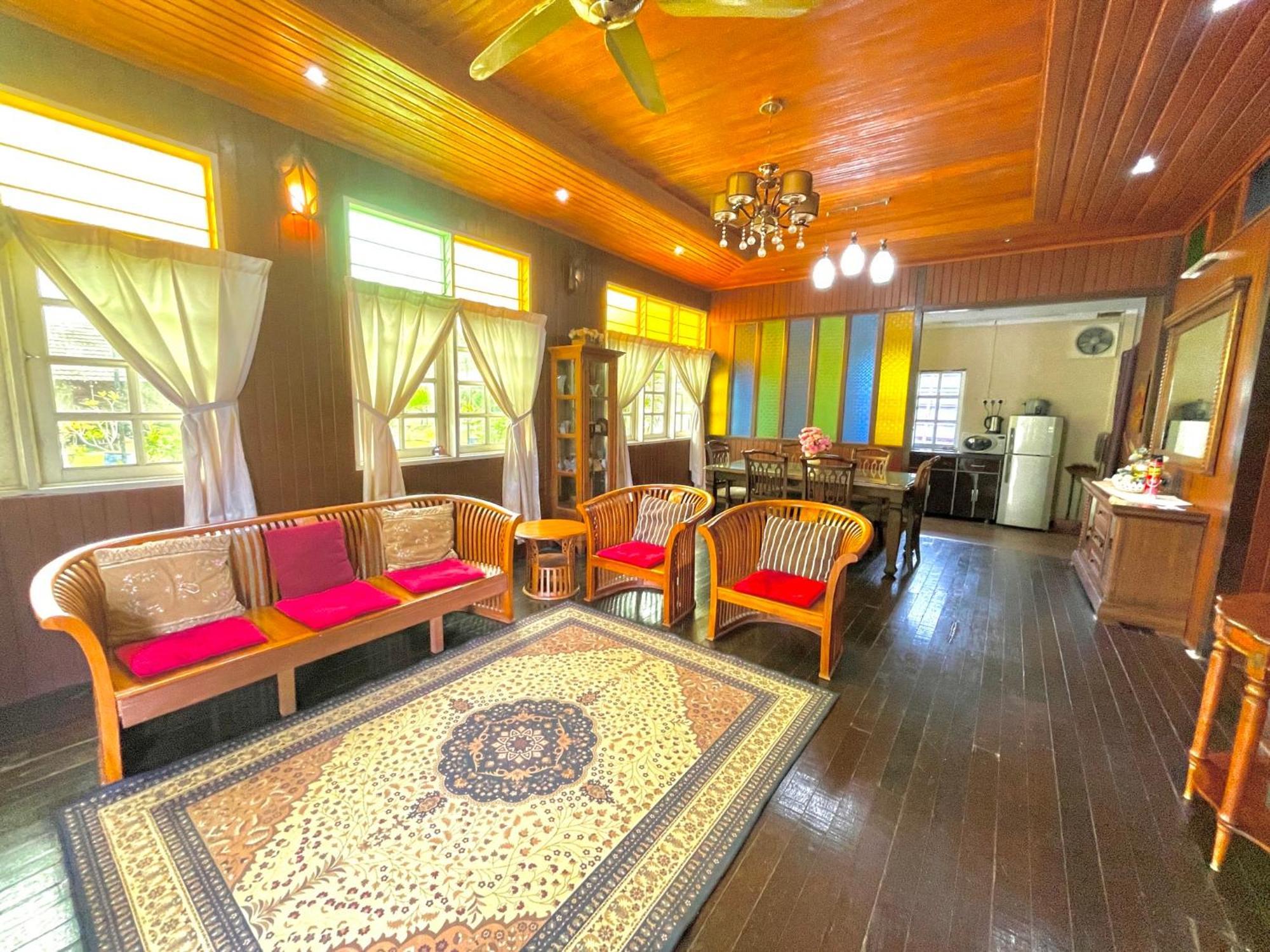 Tamteh Homestay Ayer Hitam Extérieur photo