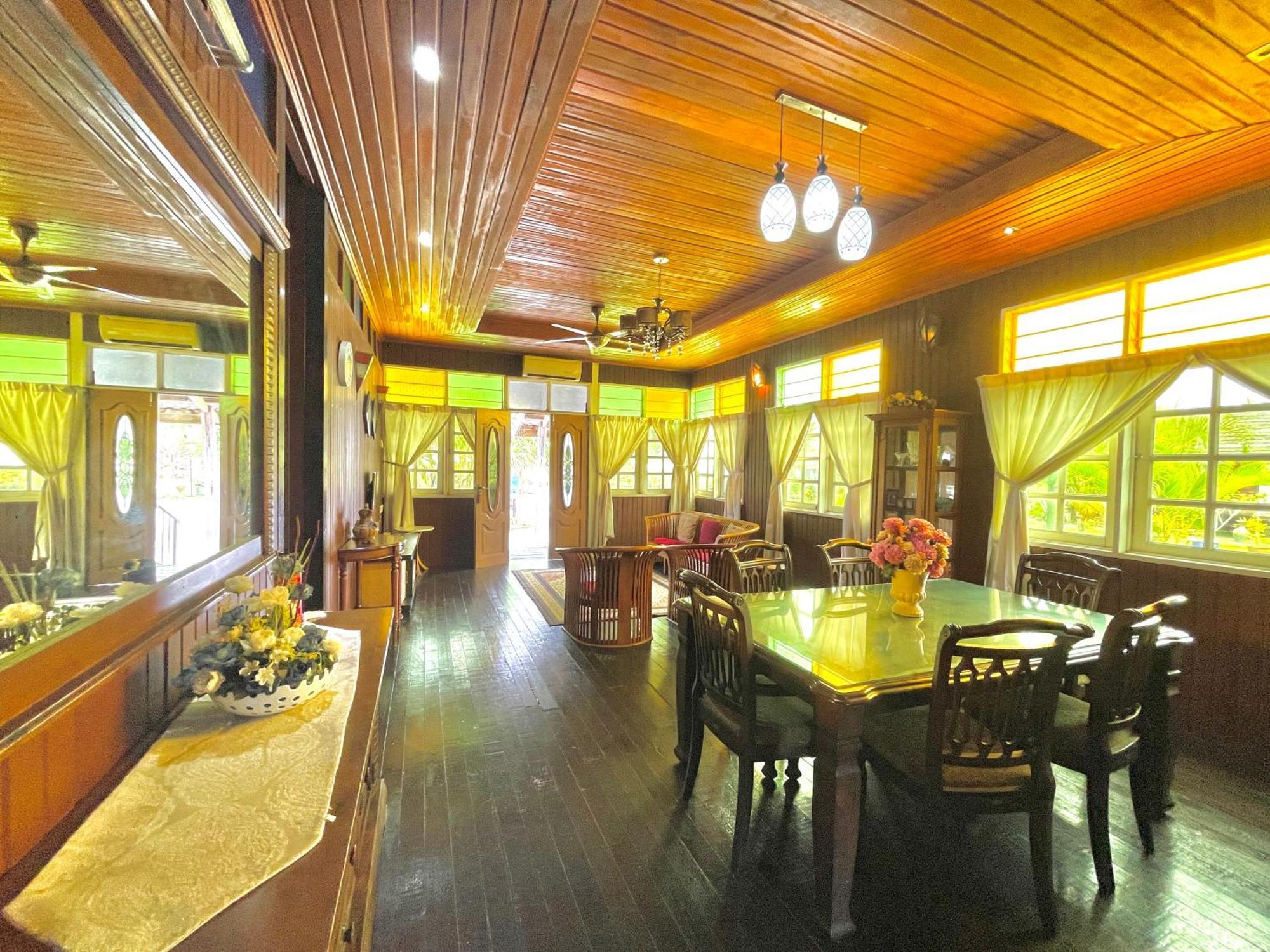 Tamteh Homestay Ayer Hitam Extérieur photo
