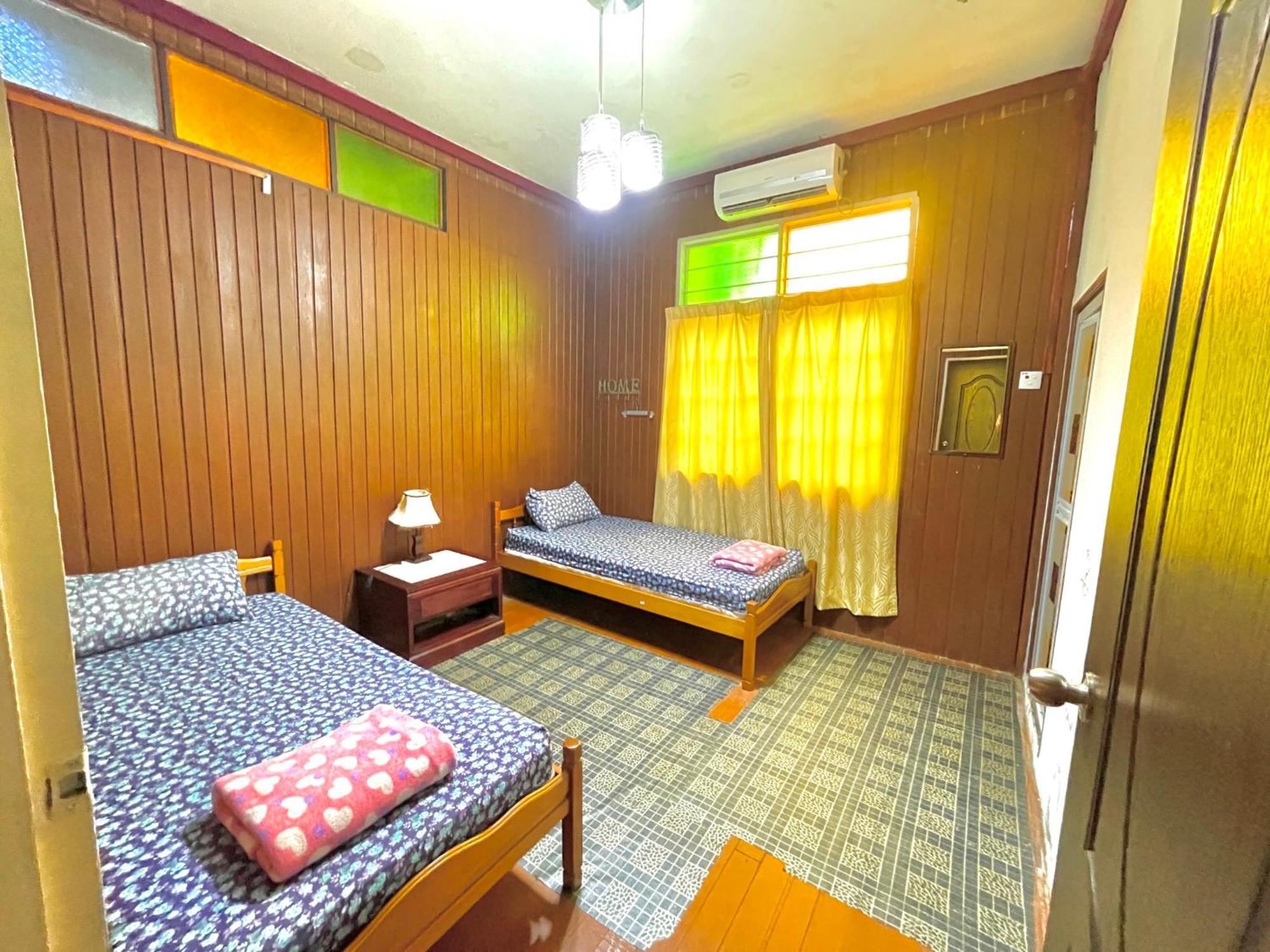 Tamteh Homestay Ayer Hitam Extérieur photo
