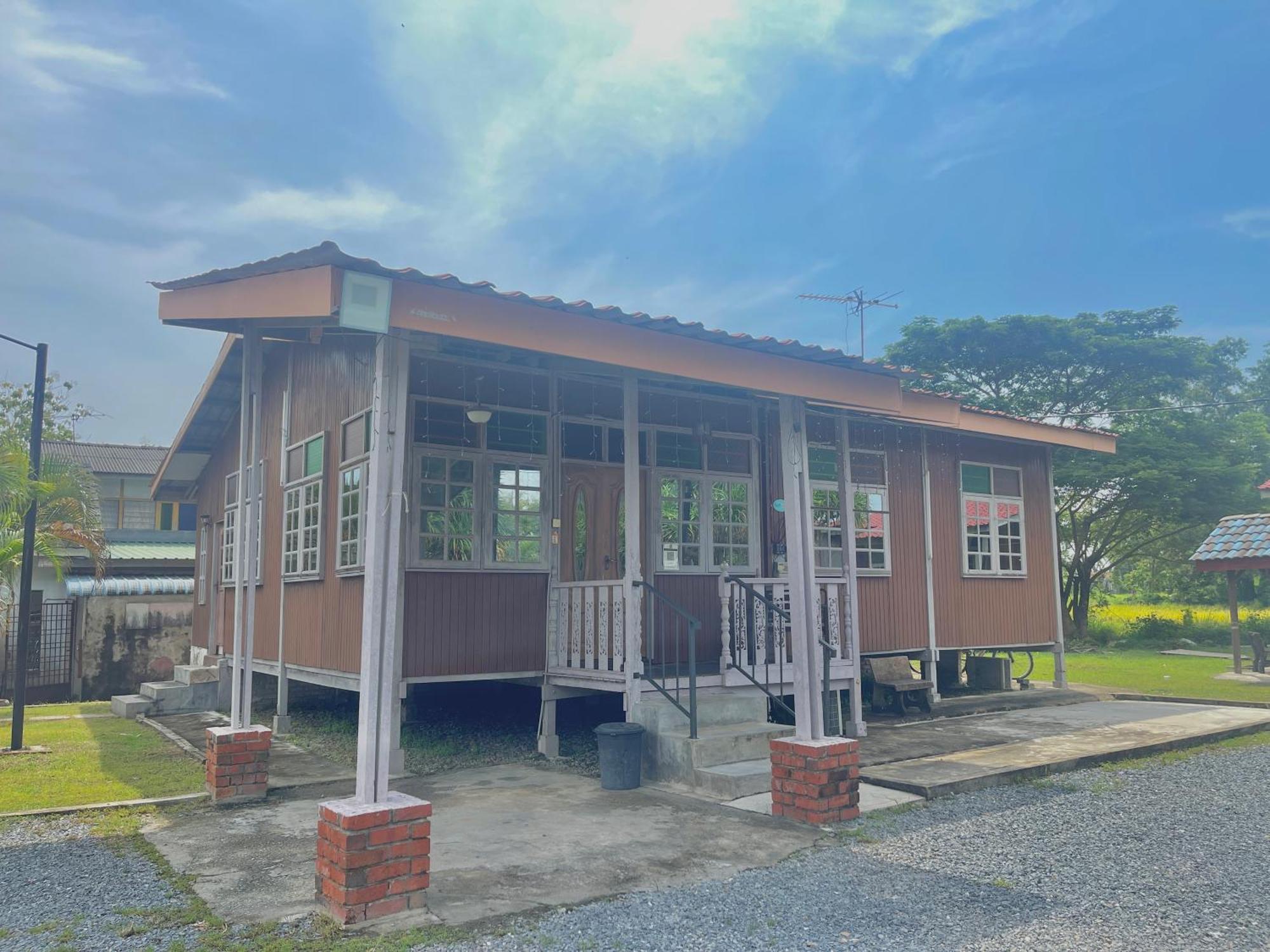 Tamteh Homestay Ayer Hitam Extérieur photo