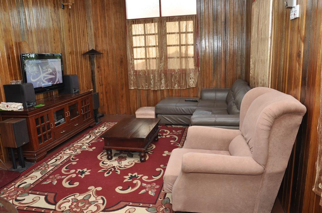 Tamteh Homestay Ayer Hitam Chambre photo